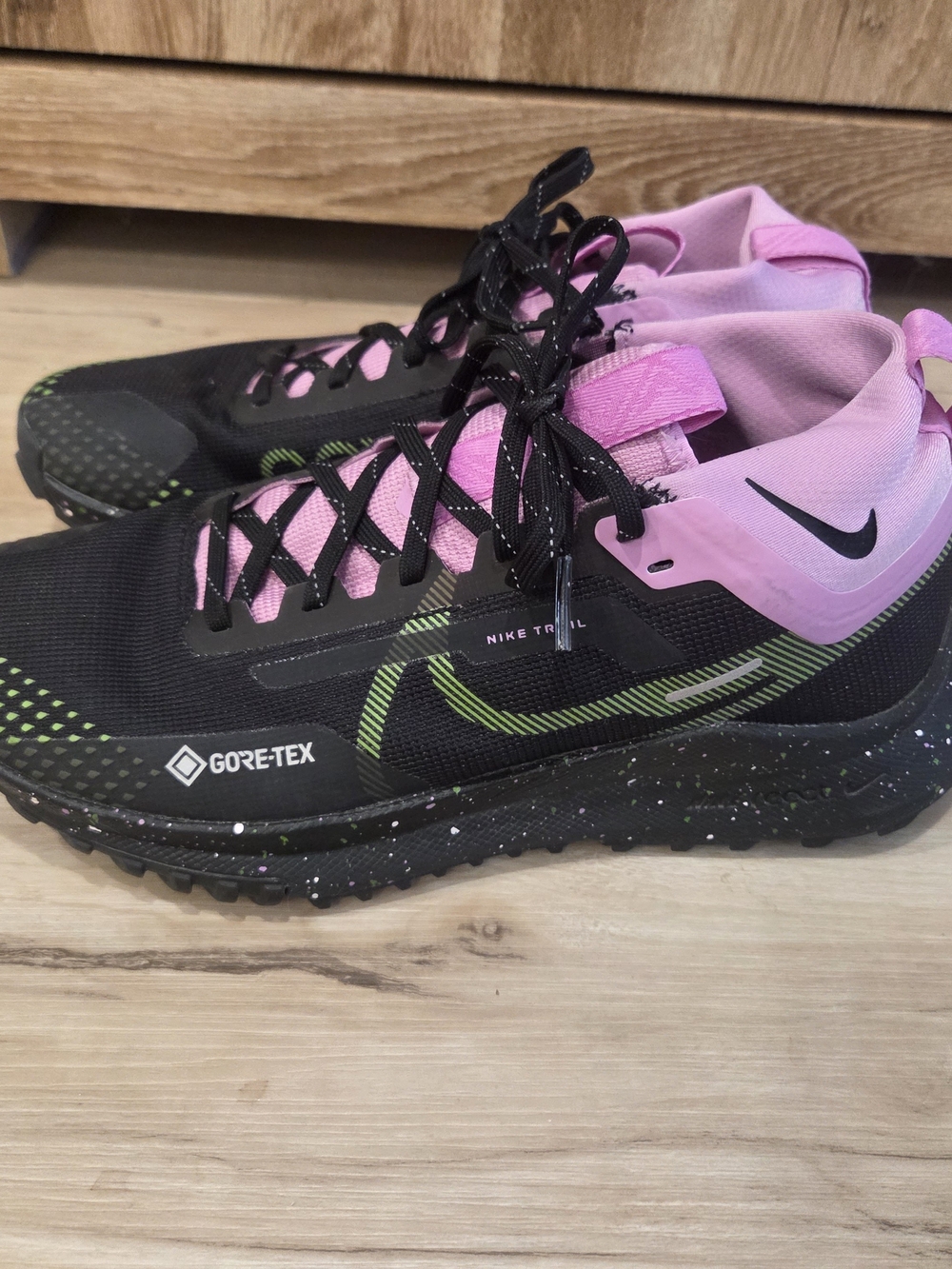 Nike Trail Women's Black & Pink Gore-Tex Trail Running Shoes